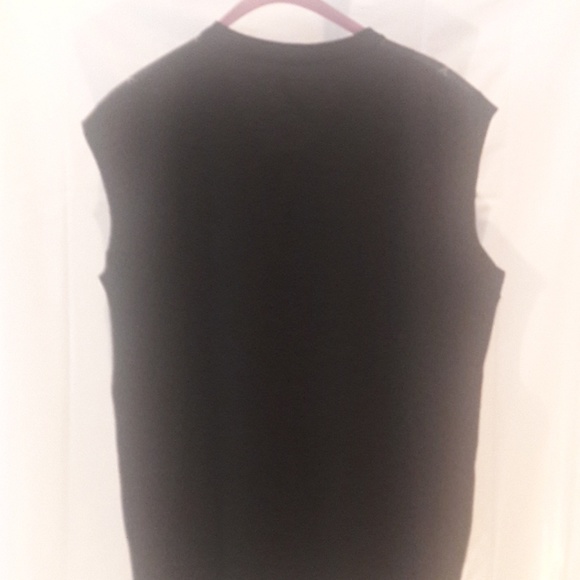 New never worn men's sweater vest - Picture 3 of 3